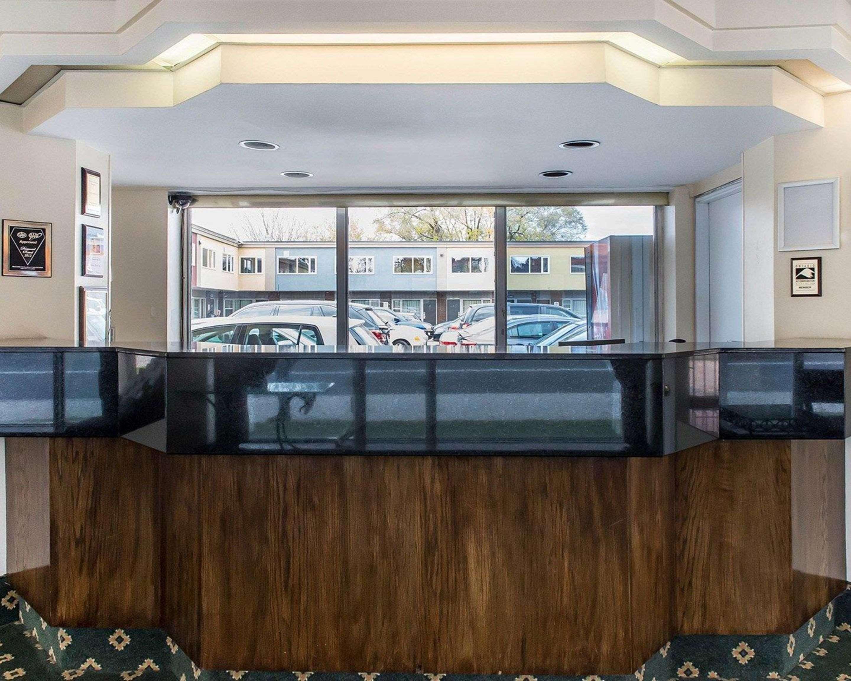 Econo Lodge Downtown Оттава Экстерьер фото